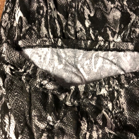 Brand NWT J LO tunic style peasant top size 1x - Picture 6 of 7